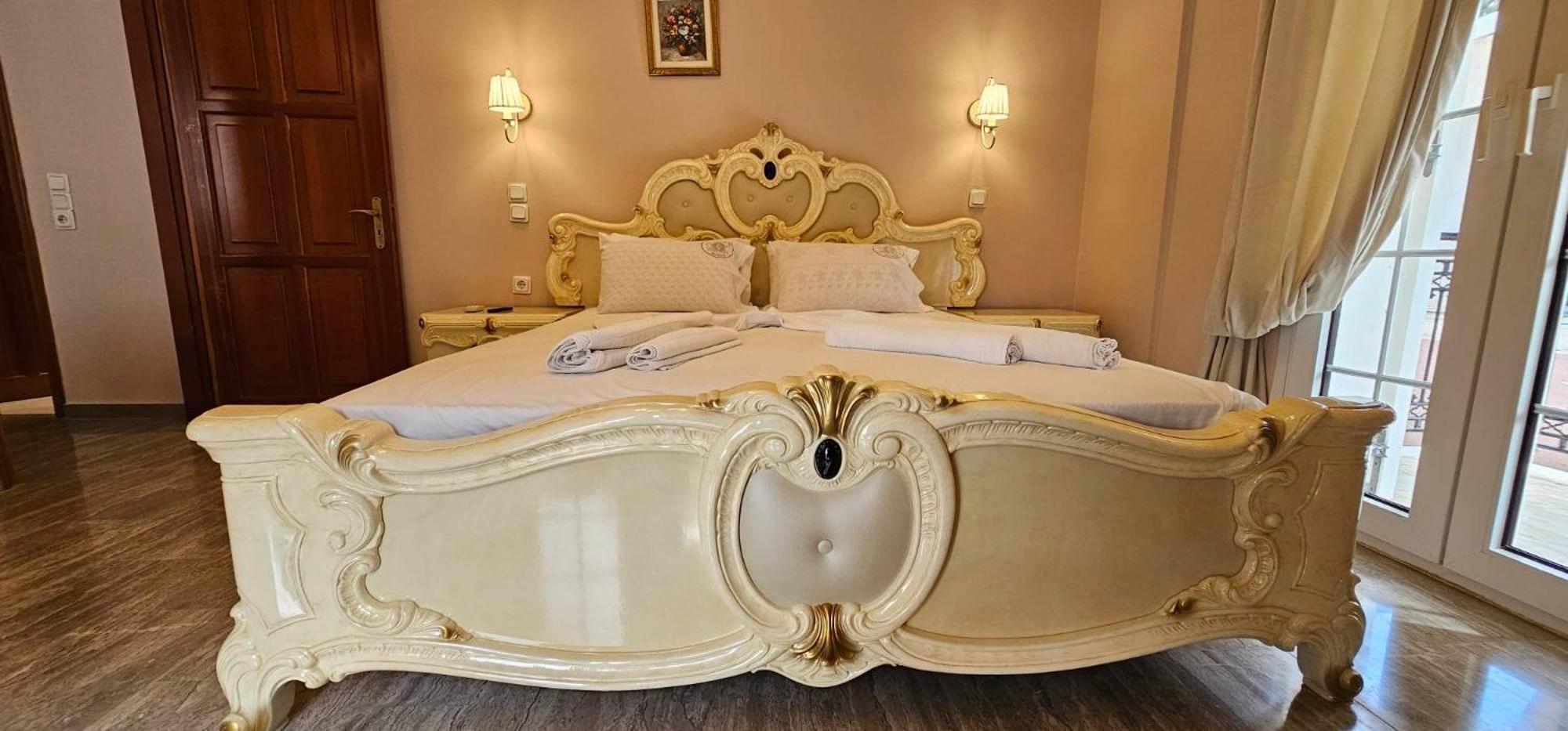 Stellatos House *